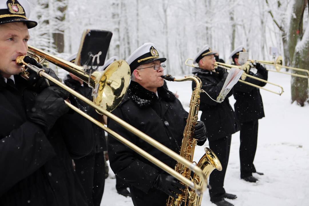 Žuvusiųjų pagerbimo ceremoniją prie paminklo 1923 m. sukilimo dalyviams