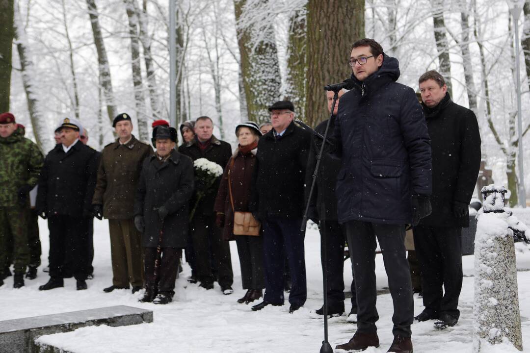 Žuvusiųjų pagerbimo ceremoniją prie paminklo 1923 m. sukilimo dalyviams