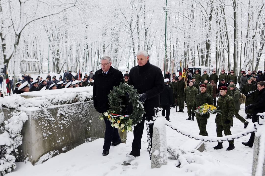Žuvusiųjų pagerbimo ceremoniją prie paminklo 1923 m. sukilimo dalyviams