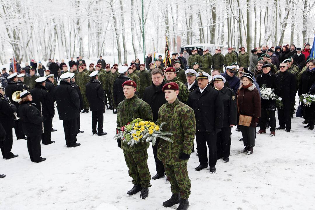 Žuvusiųjų pagerbimo ceremoniją prie paminklo 1923 m. sukilimo dalyviams