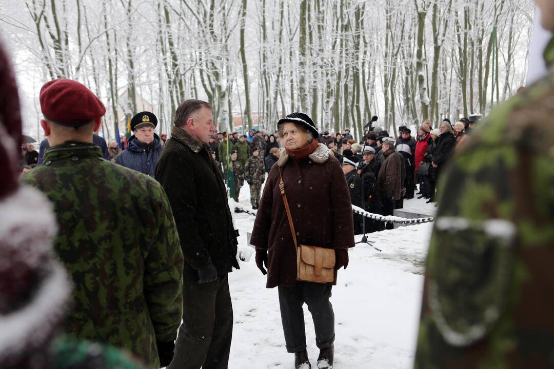 Žuvusiųjų pagerbimo ceremoniją prie paminklo 1923 m. sukilimo dalyviams