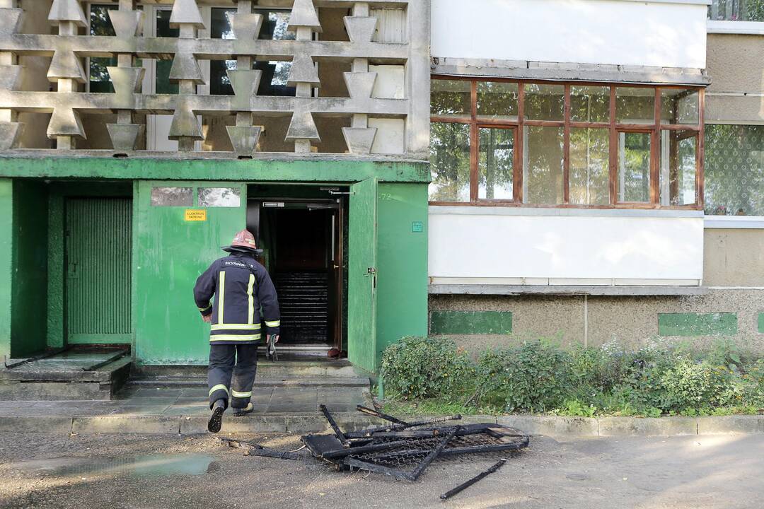 Gaisras Gedminų gatvėje