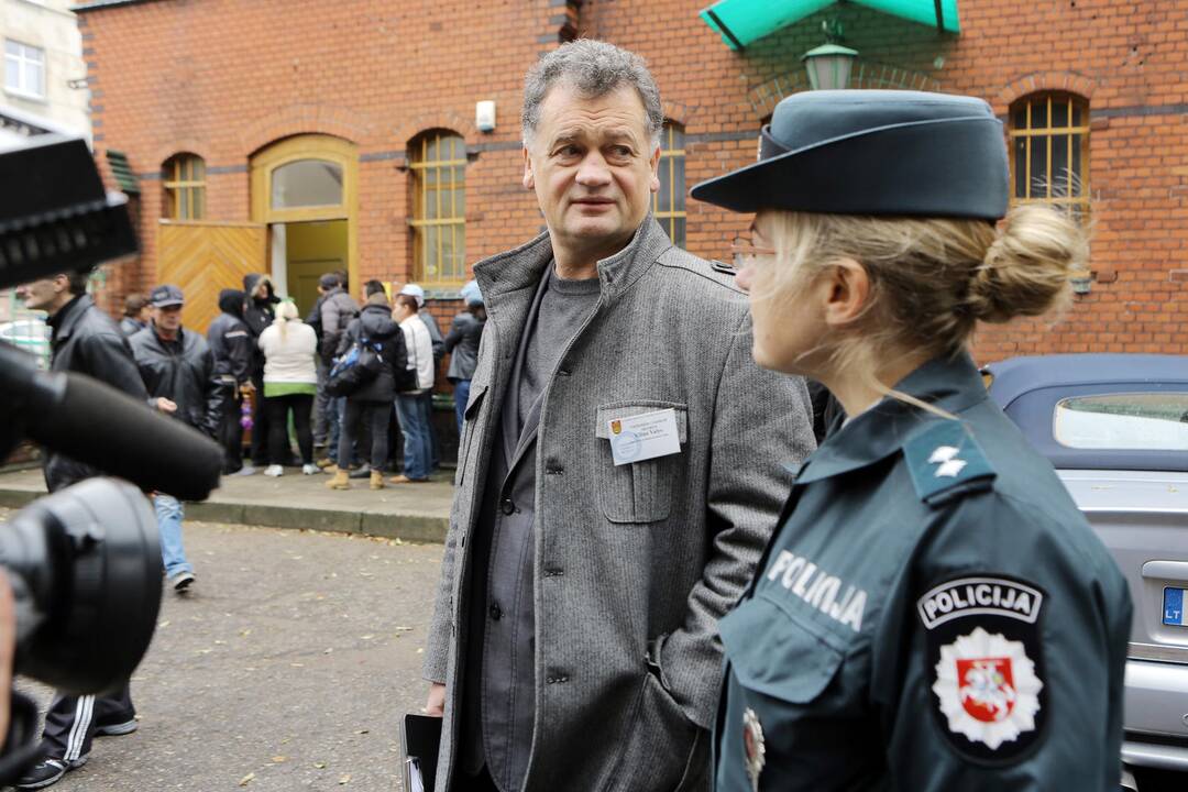 Tikrino pašalpų gavėjus