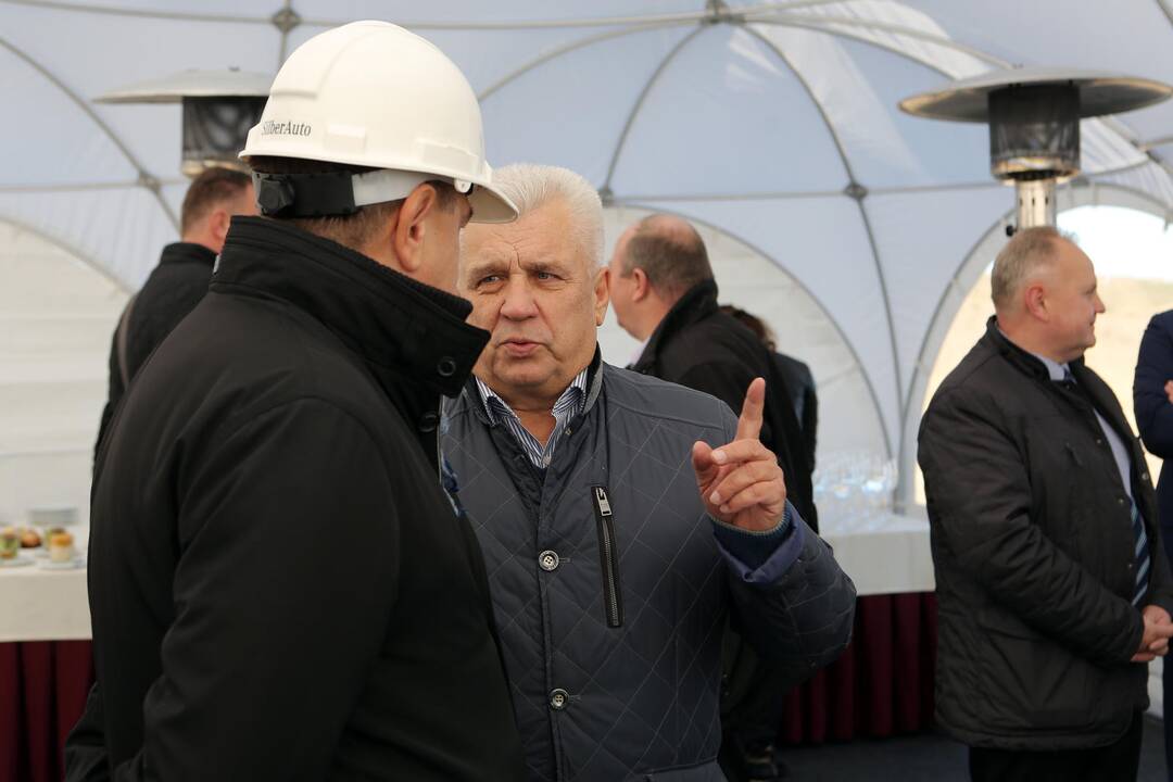 "Silberauto" naujo salono statybų pradžia