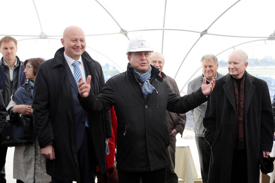"Silberauto" naujo salono statybų pradžia