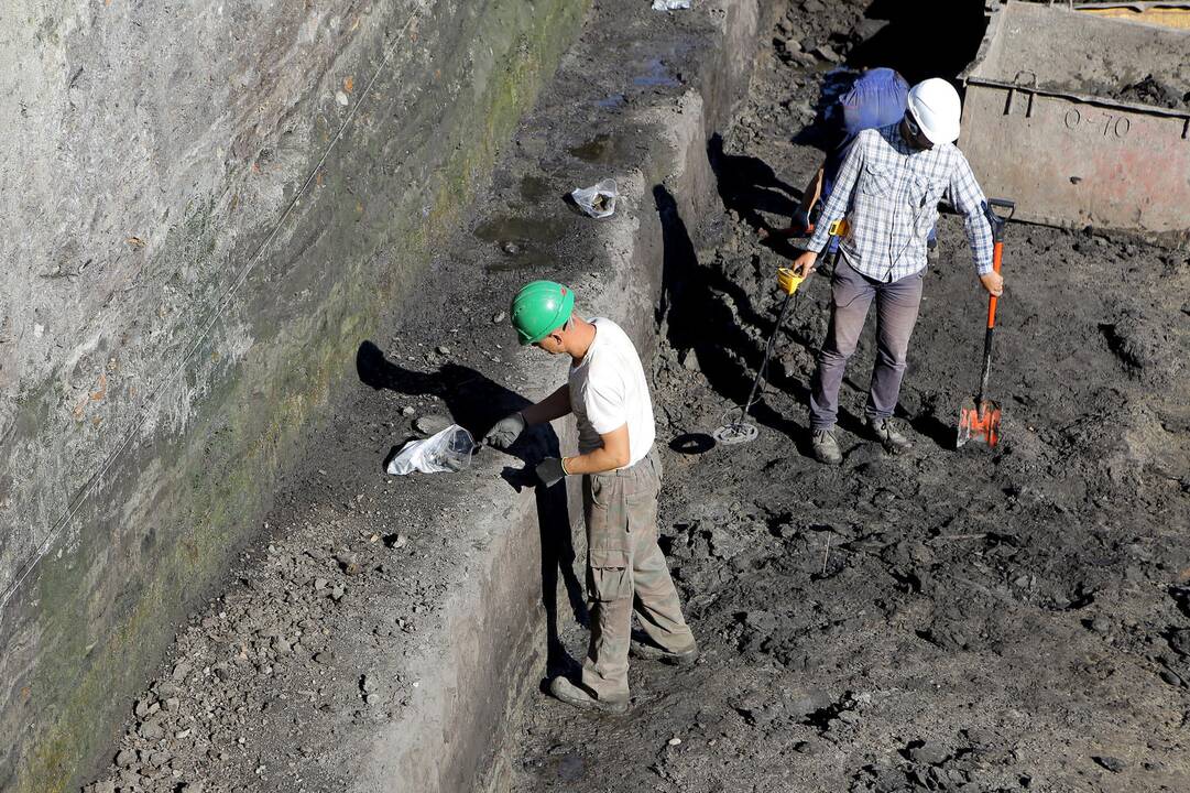 Archeologiniai darbai piliavietėje