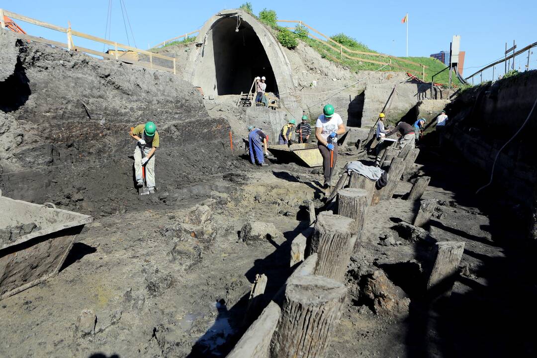 Archeologiniai darbai piliavietėje