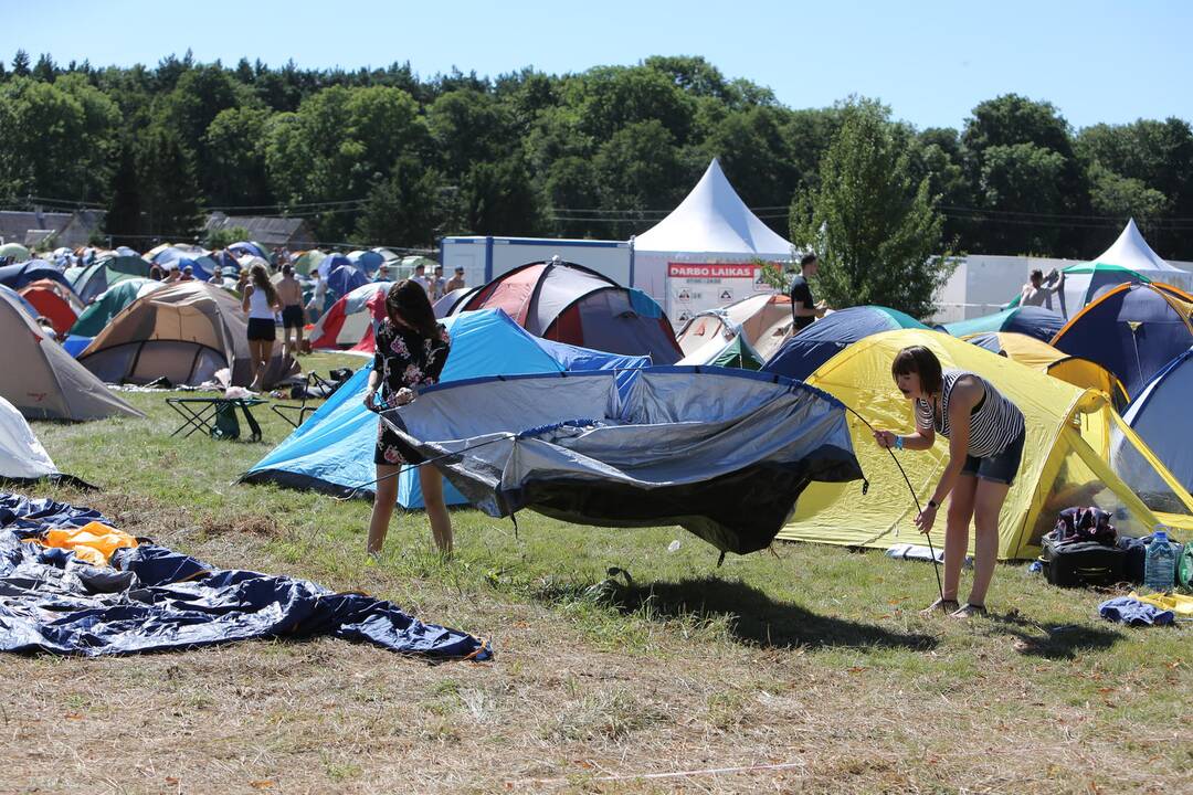 Į Karklę plūsta festivalio dalyviai