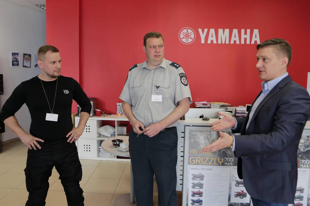 Policija įsigijo naują motociklą