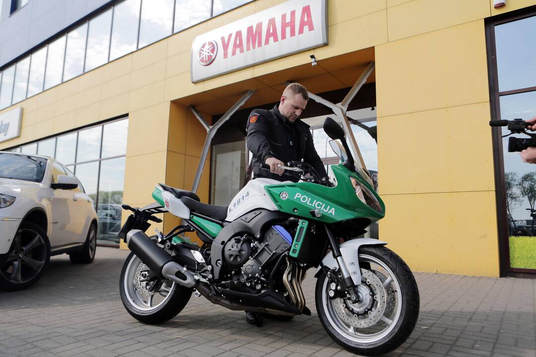 Policija įsigijo naują motociklą