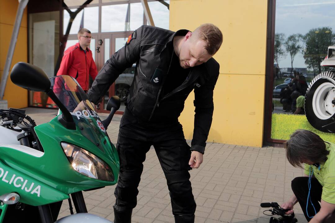 Policija įsigijo naują motociklą