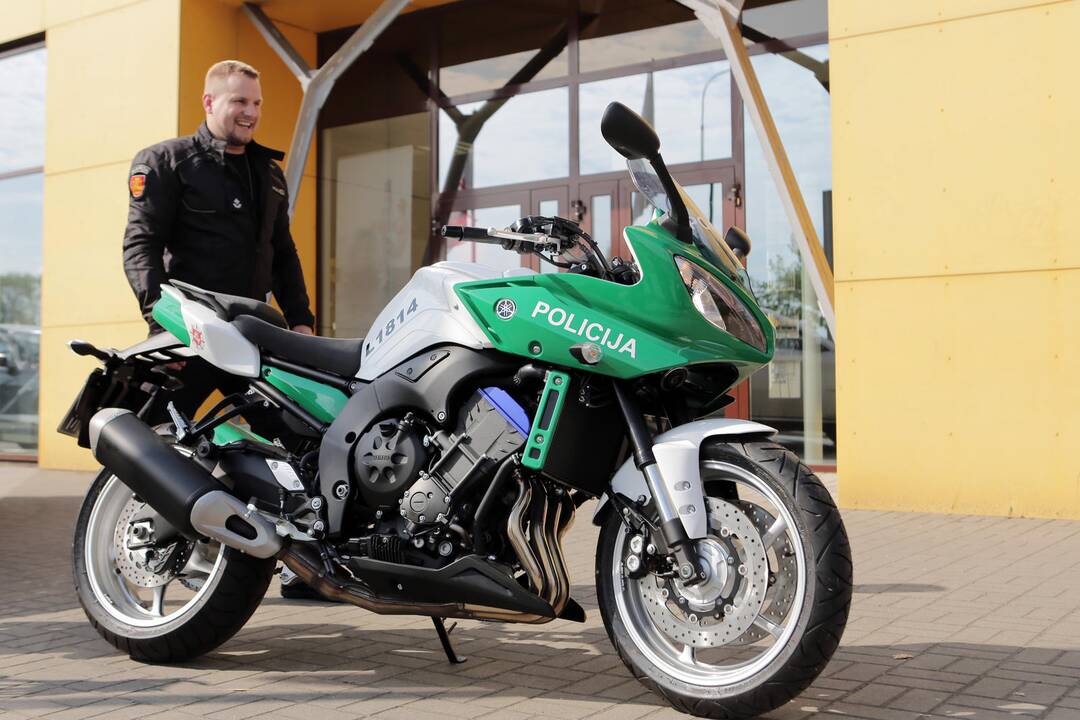 Policija įsigijo naują motociklą