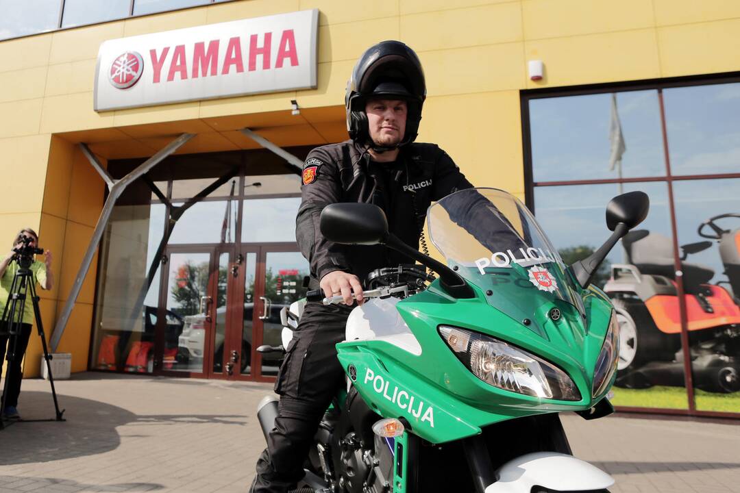 Policija įsigijo naują motociklą