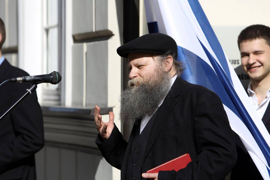 Klaipėdoje atidengta lenta Izraelio vėliavos autoriui