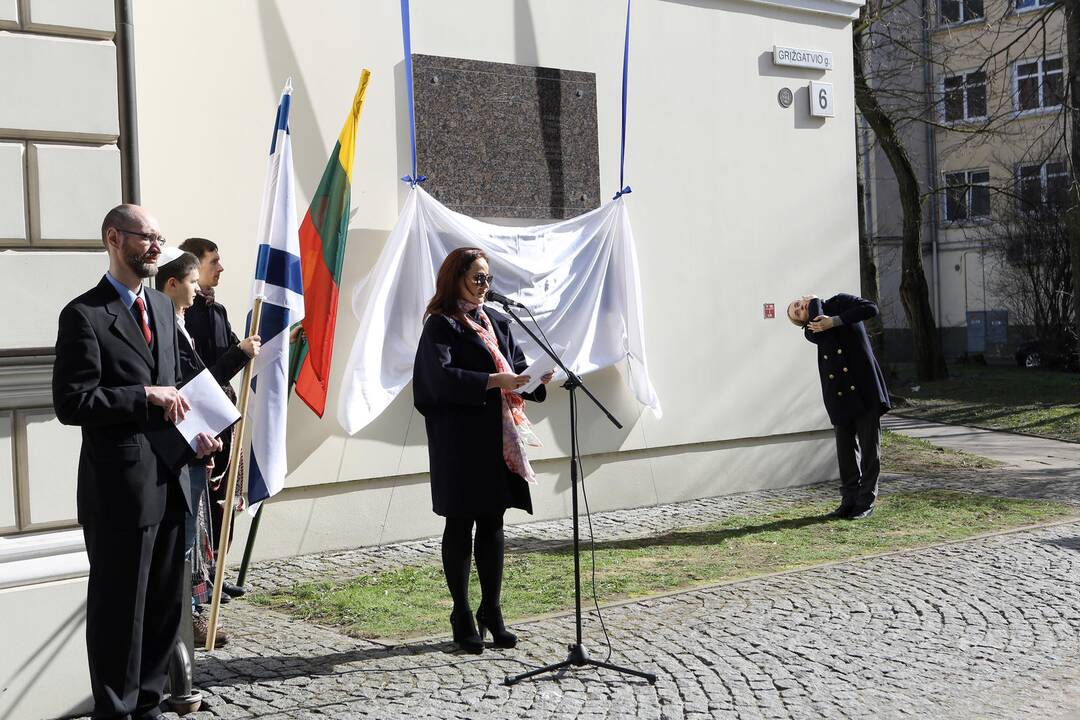 Klaipėdoje atidengta lenta Izraelio vėliavos autoriui