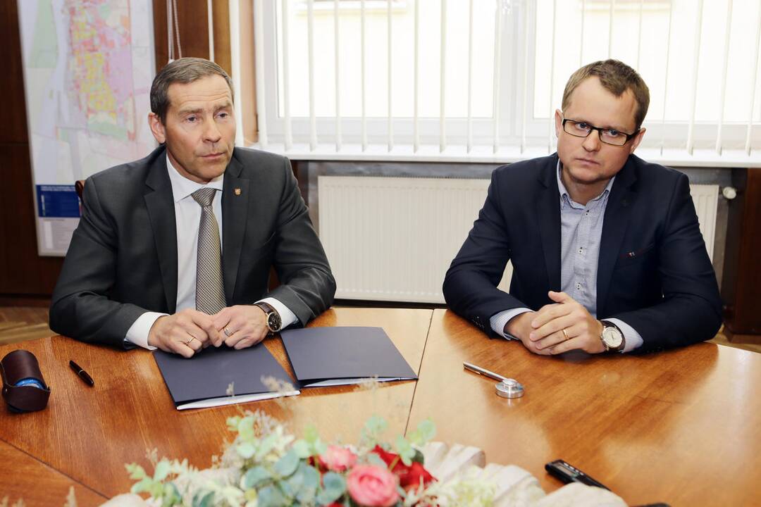 Pasirašoma sutartis dėl Sąjūdžio parko sutvarkymo