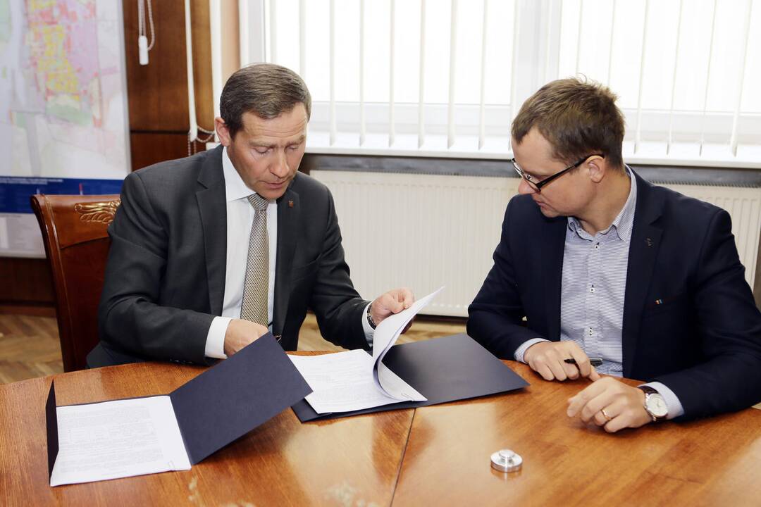 Pasirašoma sutartis dėl Sąjūdžio parko sutvarkymo