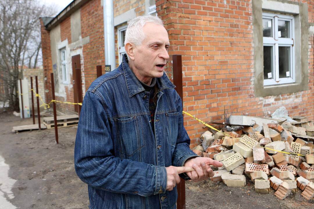 Valentinas apsigyveno elektros tranformatorinėje