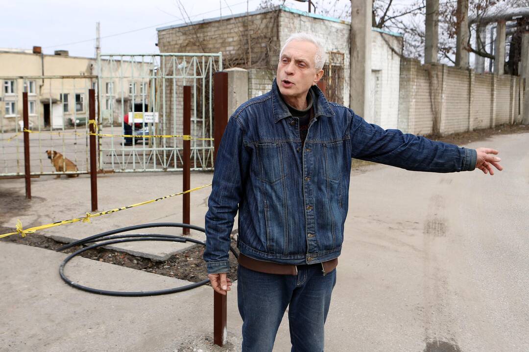 Valentinas apsigyveno elektros tranformatorinėje