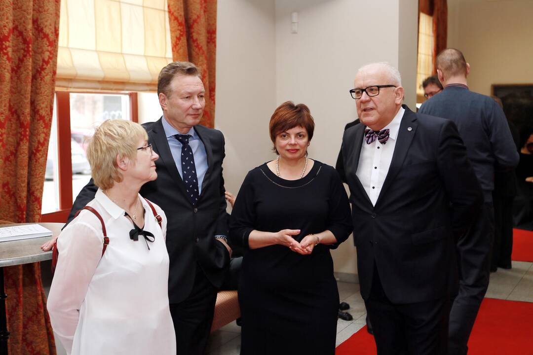 Pristatytas dailės albumas "Ars vitae II"