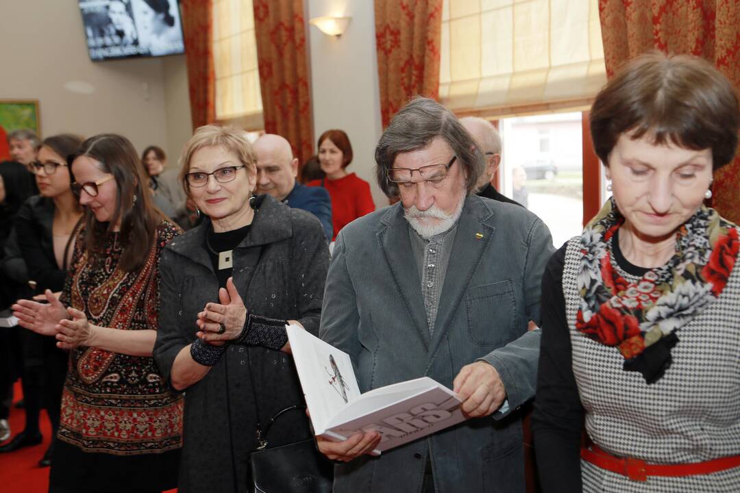 Pristatytas dailės albumas "Ars vitae II"