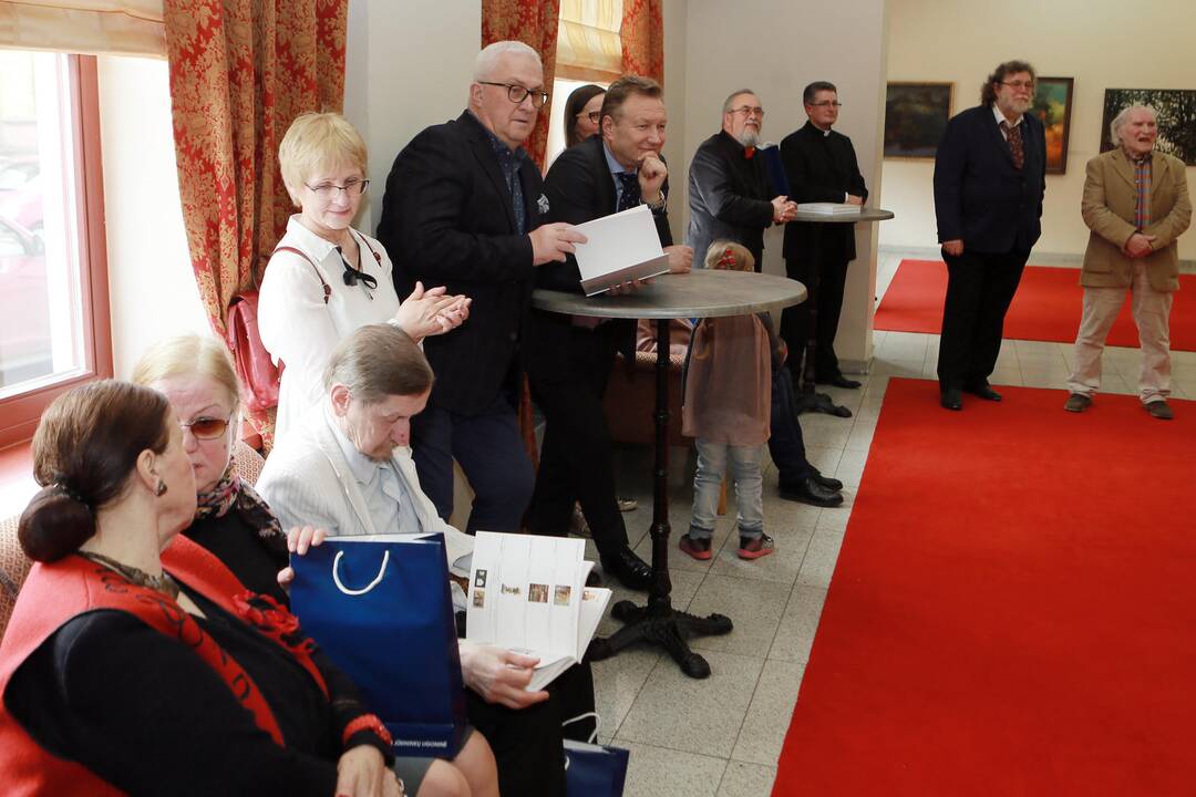 Pristatytas dailės albumas "Ars vitae II"