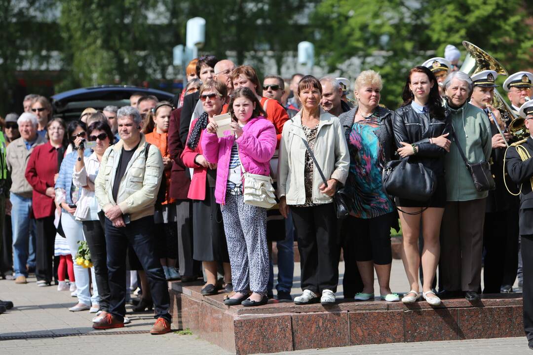 Klaipėdoje į atsargą išlydėti pirmieji šauktiniai