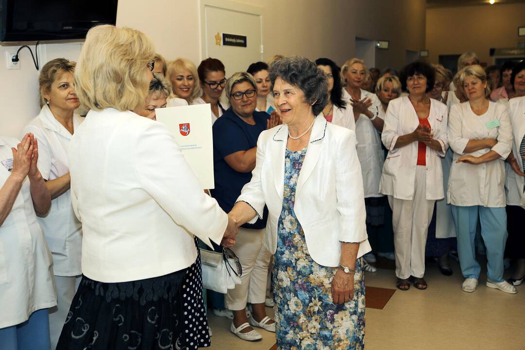 Gydytojai Vaidilutei Kanopkienei apdovanojimas