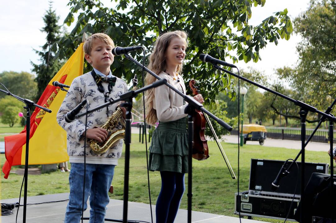 Dovana mietui - vaikų žaidimo aikštelė