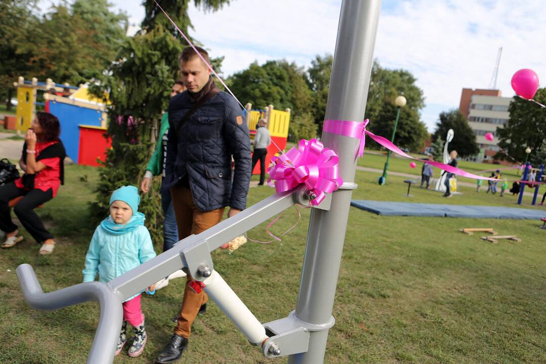 Dovana mietui - vaikų žaidimo aikštelė