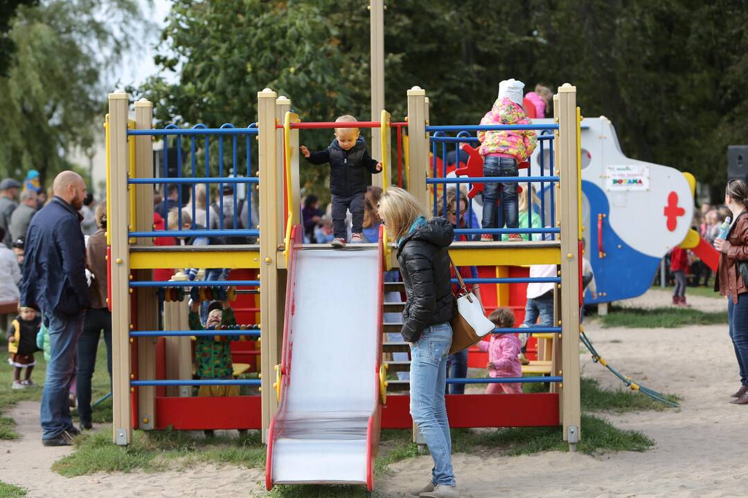 Dovana mietui - vaikų žaidimo aikštelė