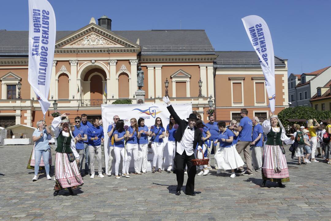 Žvejų rūmai mini 40-metį: gatvėmis keliavo šventinis konvojus