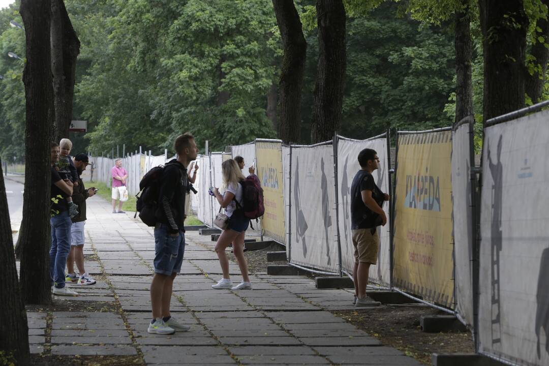 Klaipėdoje pradėti demontuoti sovietmečio paminklai