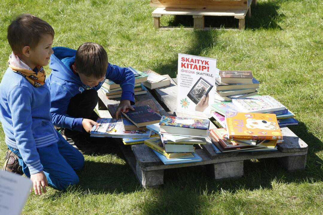 Meno dirbtuvės uostamiesčio bibliotekos kiemelyje