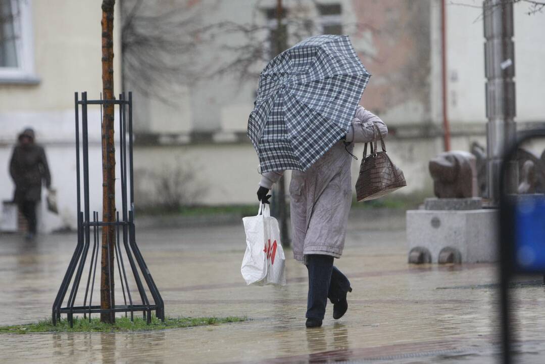 Uostamiesčiui grasina pavojinga vėtra