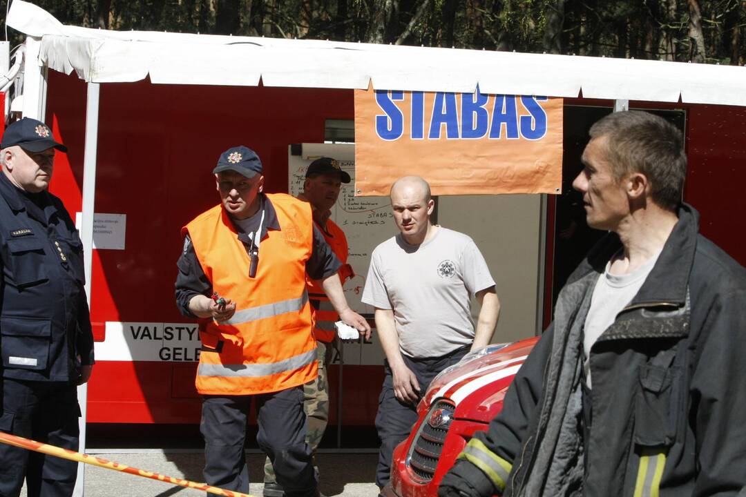 Kuršių nerijos gaisrą sutramdė gausios ugniagesių ir kariškių pajėgos