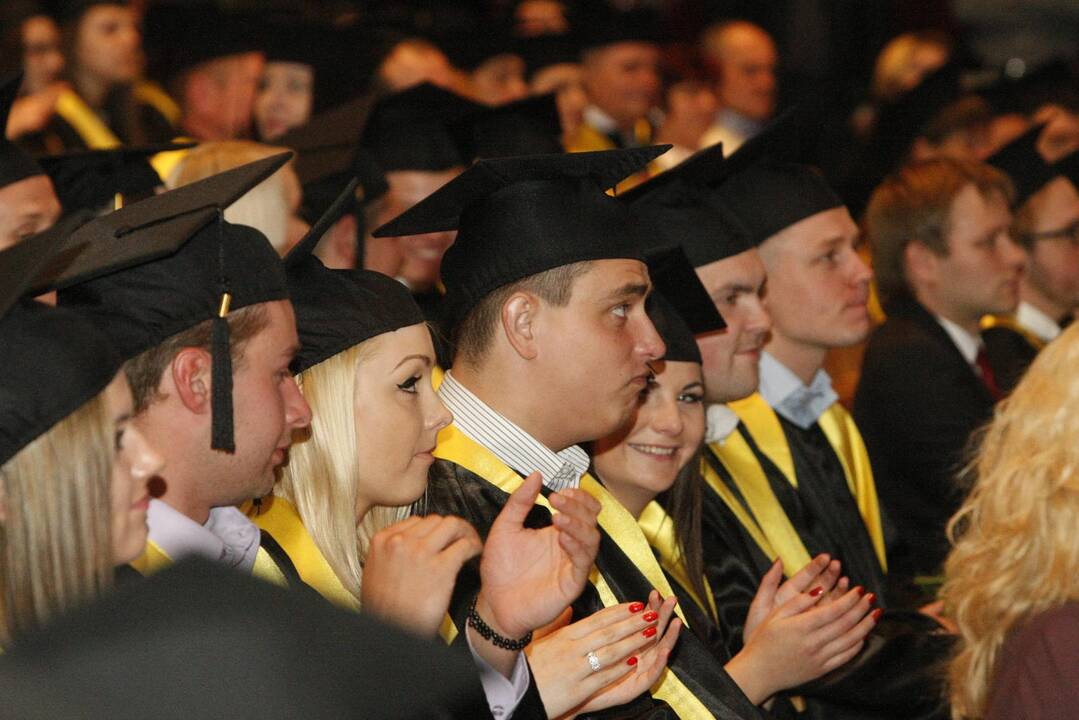 Diplomų įteikimas
