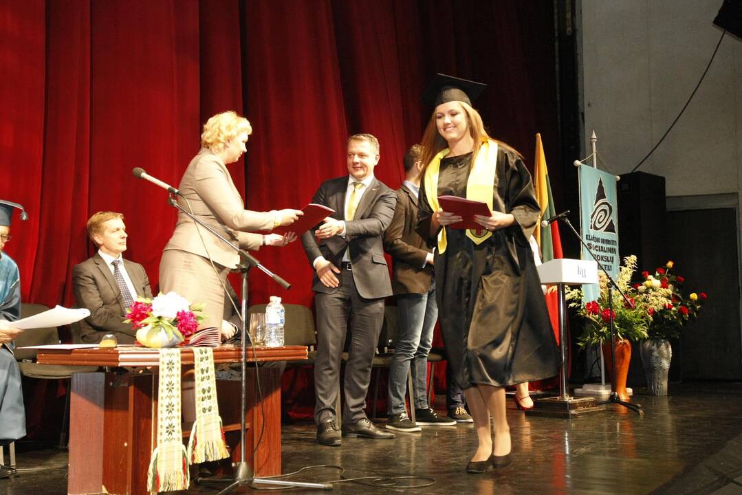 Diplomų įteikimas