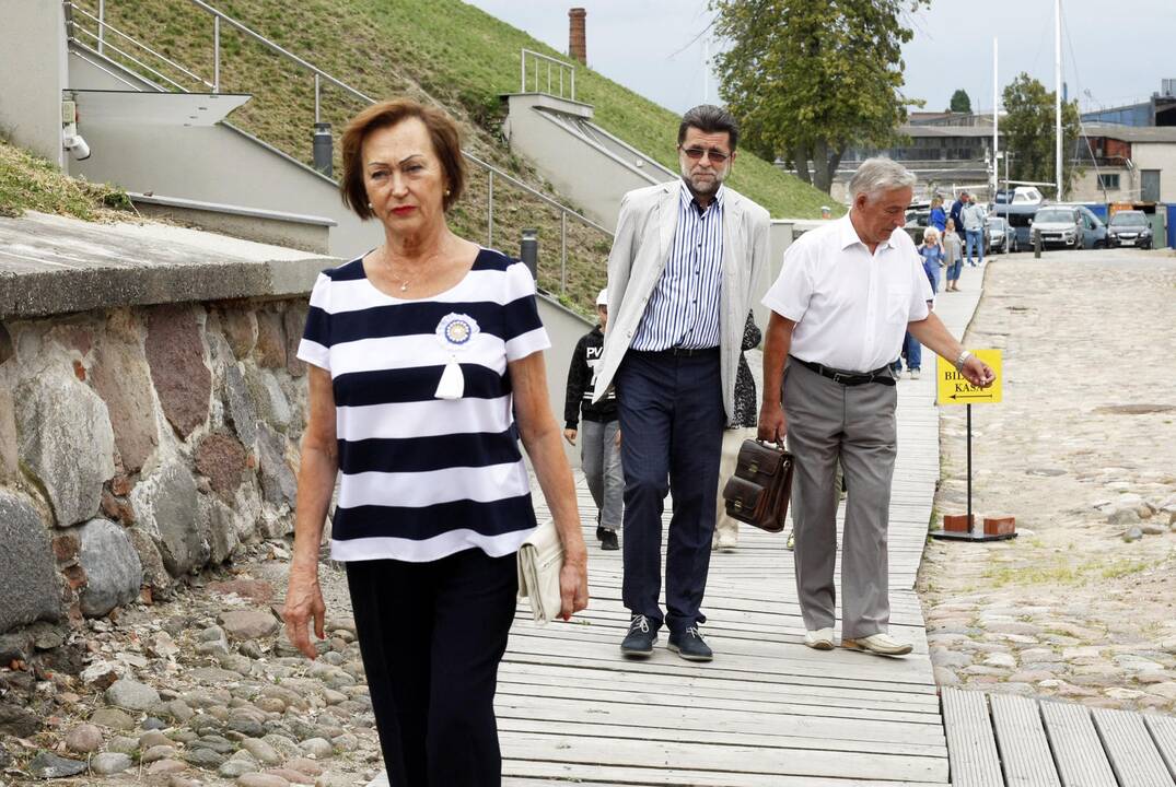Naujiems kultūros magistrams – regalijos