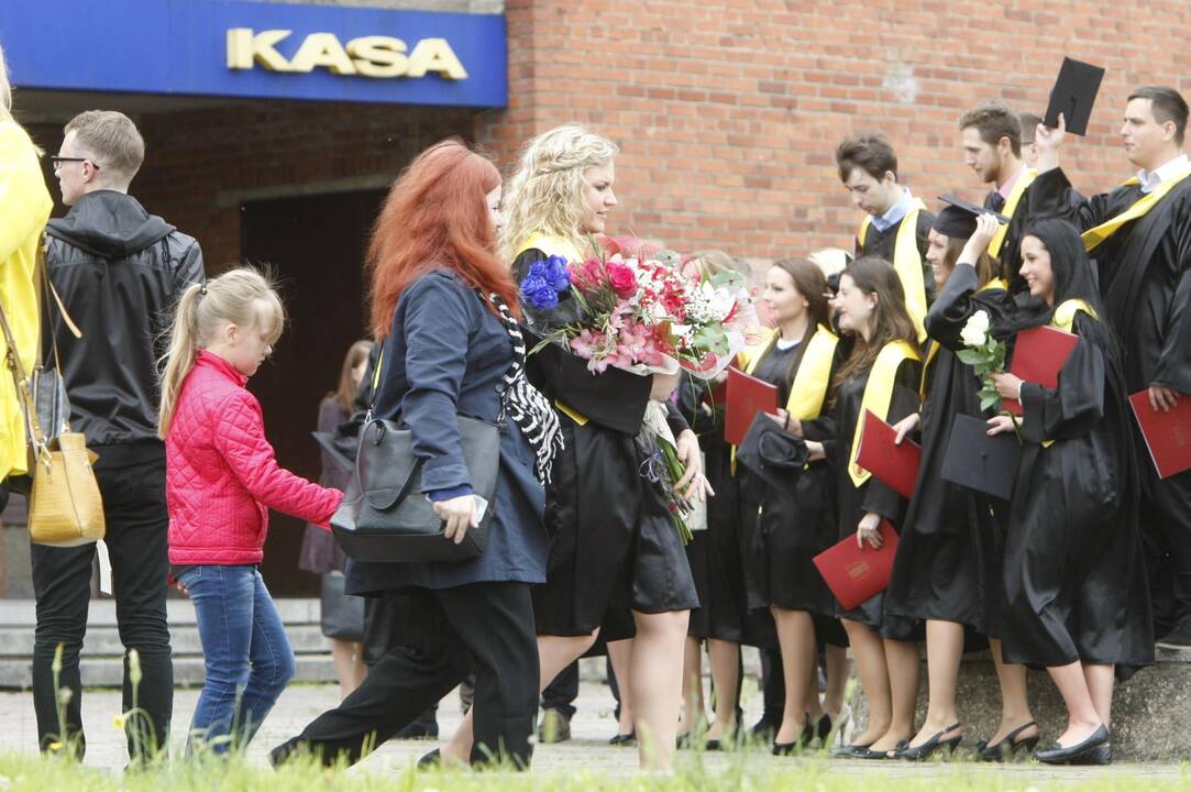 Diplomų įteikimas