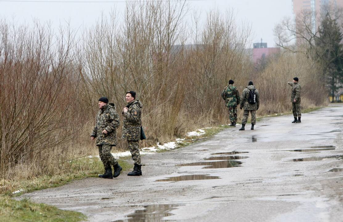 Būrys policininkų ir savanorių ieško dingusio vaikino 