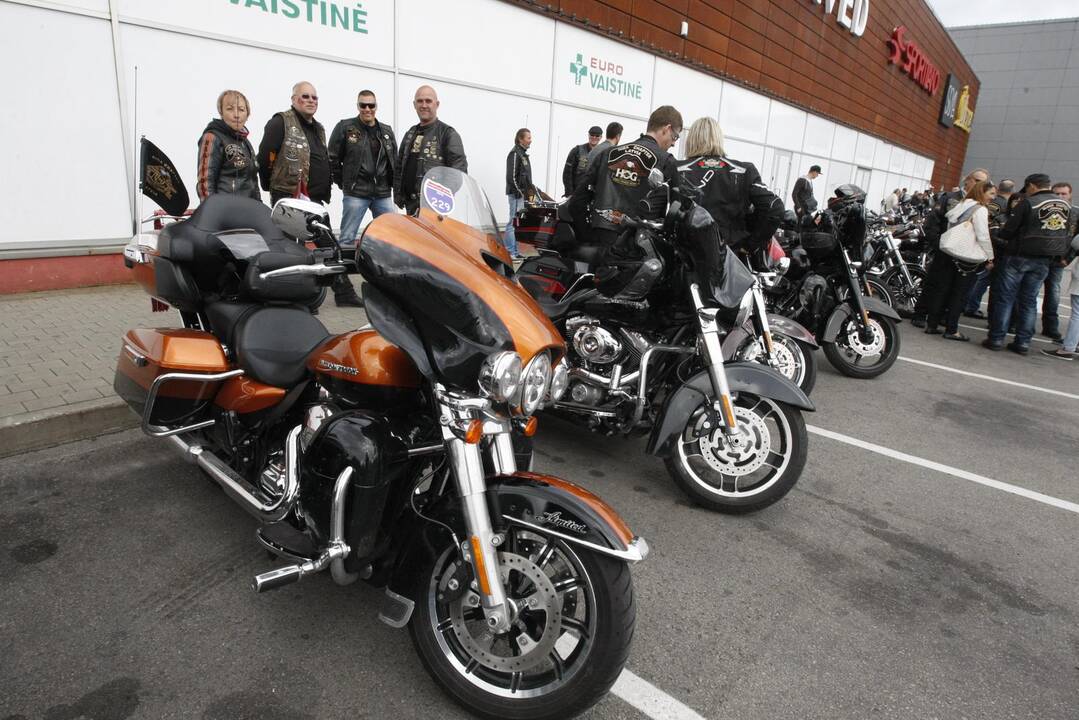 Amerikietiški automobiliai ir motociklai