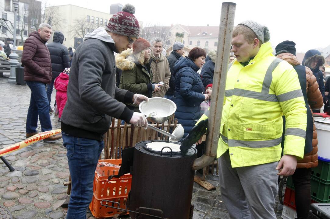 Užgavėnės Teatro aikštėje