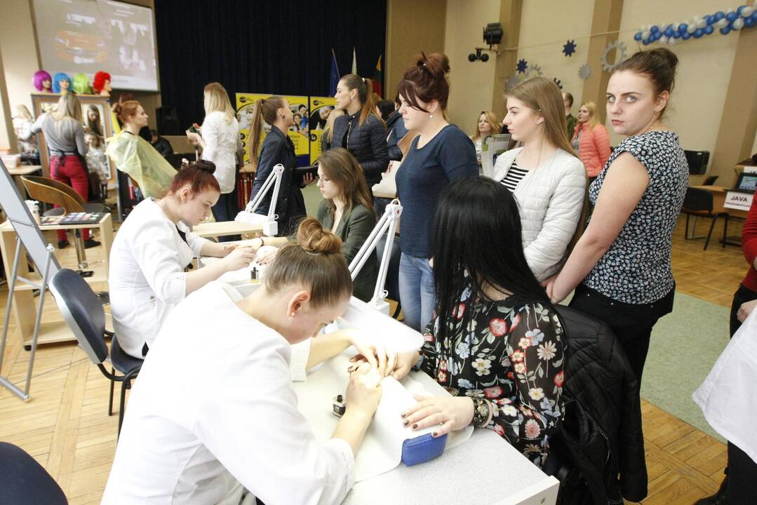 Paslaugų ir verslo mokykloje – atvirų durų dienos