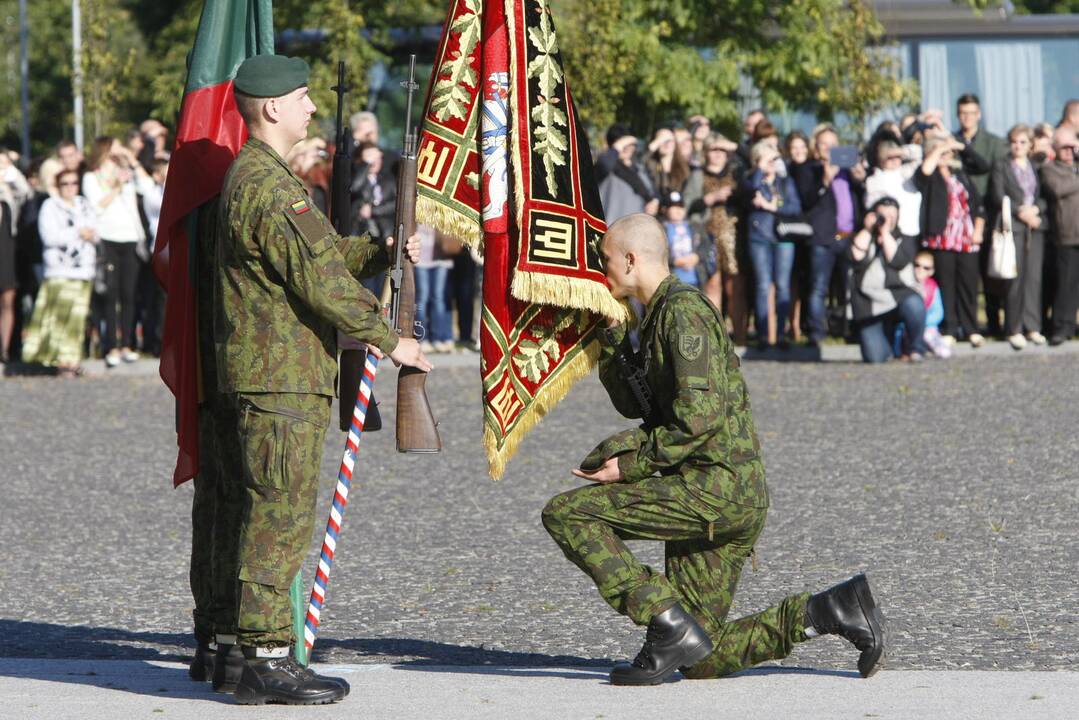 Savanorių karo priesaika