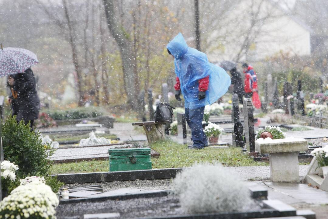 Vykusiems į kapines – išbandymas oru