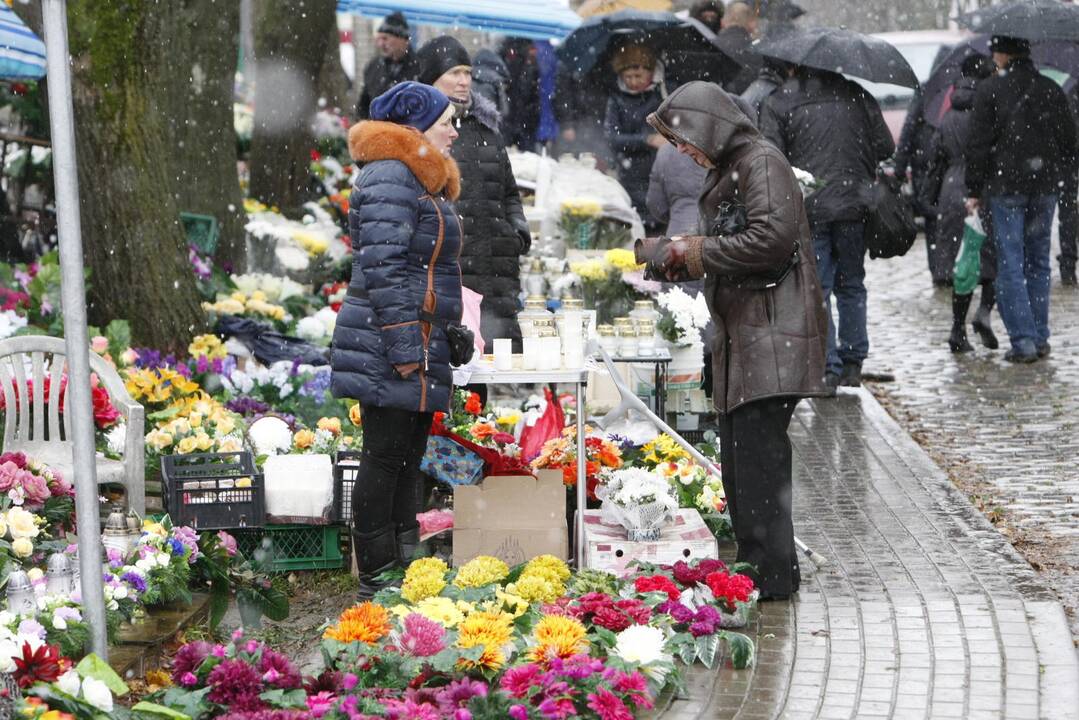 Vykusiems į kapines – išbandymas oru