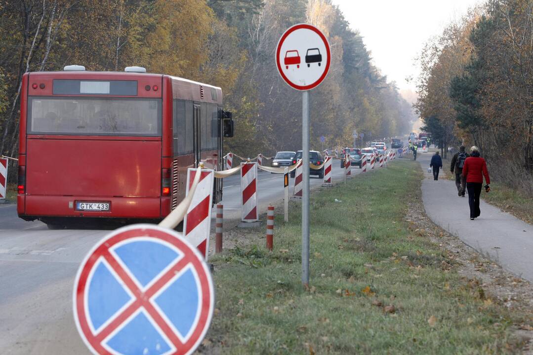 Klaipėdiečiai lankė artimųjų kapus