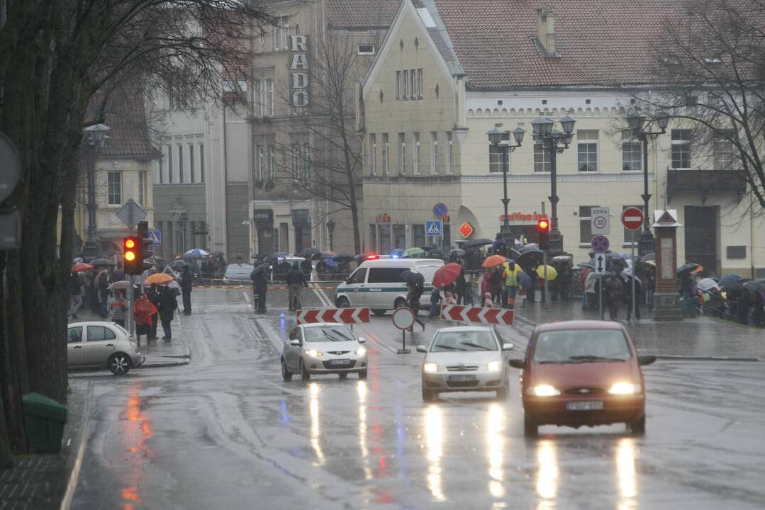 „Meridiano“ grįžimą sutrikdė tilto pakėlimas