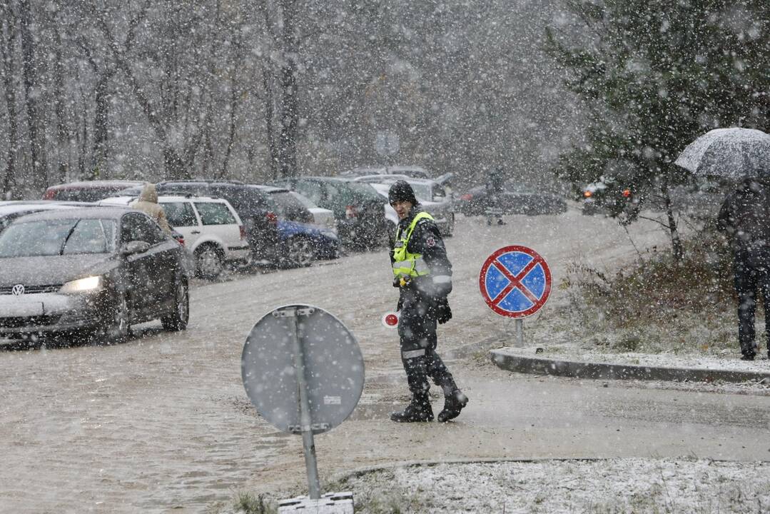 Vykusiems į kapines – išbandymas oru